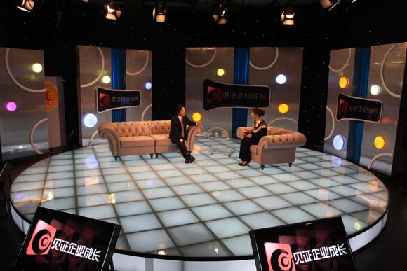 銀通王總cctv央視網(wǎng)見(jiàn)證企業(yè)成長(zhǎng)高端訪談劇照