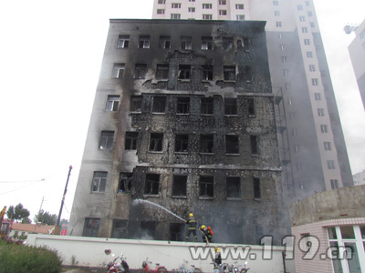 赤峰一建筑著火